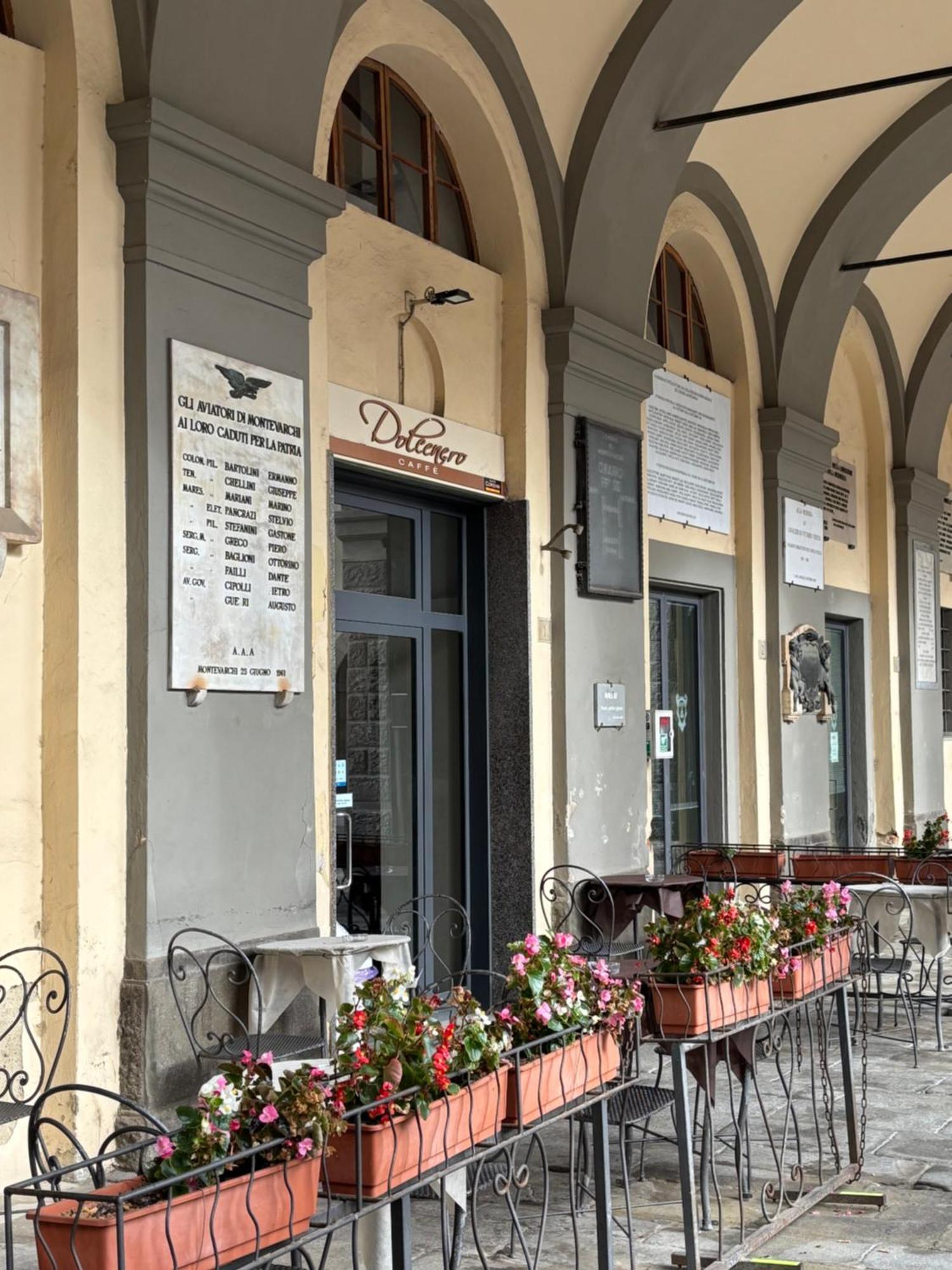 Palazzo Mari Suite & Rooms B&B Montevarchi Εξωτερικό φωτογραφία