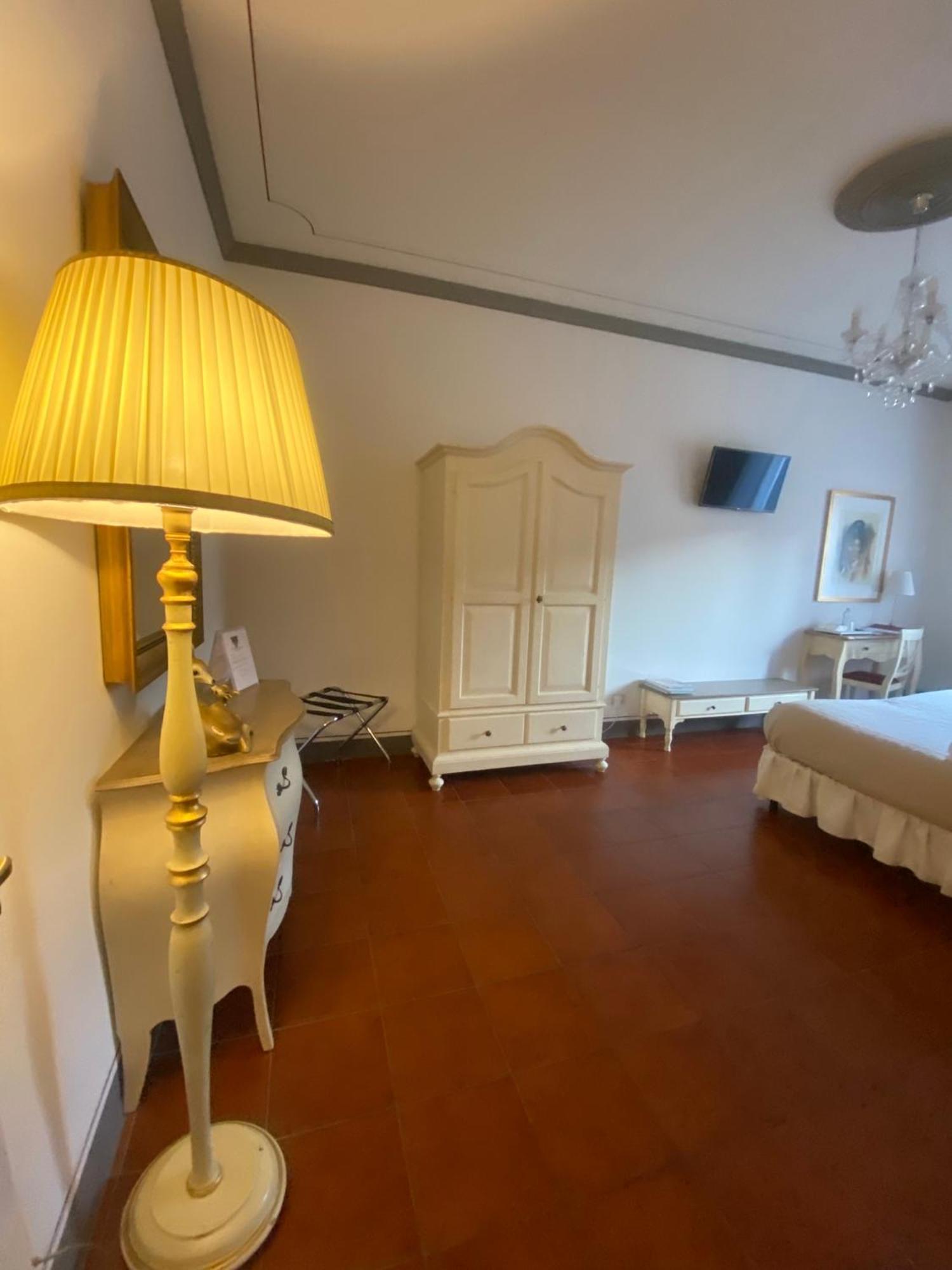 Palazzo Mari Suite & Rooms B&B Montevarchi Εξωτερικό φωτογραφία