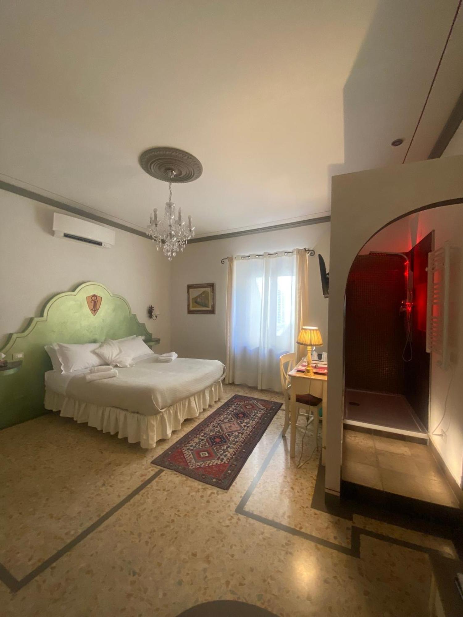Palazzo Mari Suite & Rooms B&B Montevarchi Εξωτερικό φωτογραφία