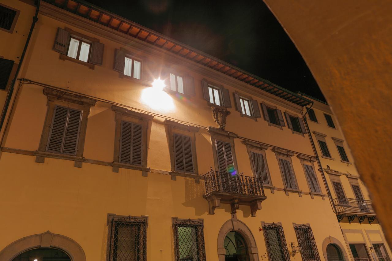 Palazzo Mari Suite & Rooms B&B Montevarchi Εξωτερικό φωτογραφία