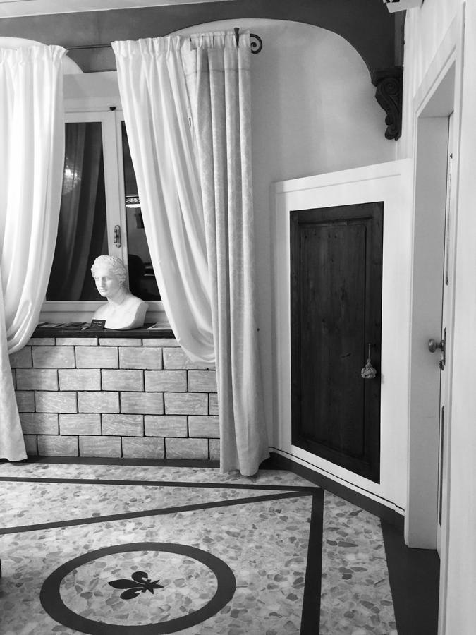 Palazzo Mari Suite & Rooms B&B Montevarchi Εξωτερικό φωτογραφία